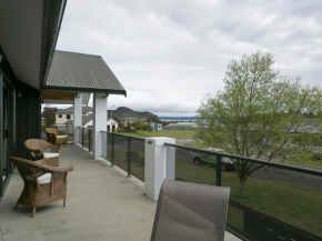 Lake Magic - Motuoapa Holiday Home, Turangi